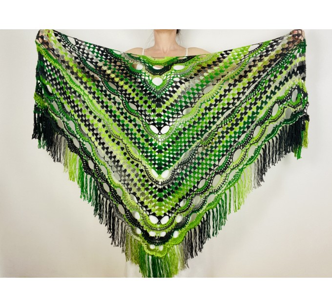 OMBRE CROCHET SHAWL WITH ZEN YARN GARDEN — Little Things Blogged