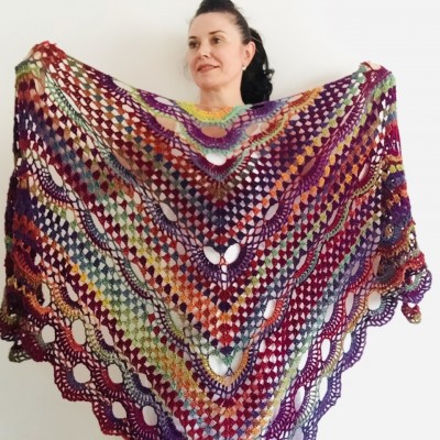 Maroon shawl plus size green and burgundy shawl off shoulder tribal shawl triangle shawl ombre crochet shawl fringe gradient shawl mexico