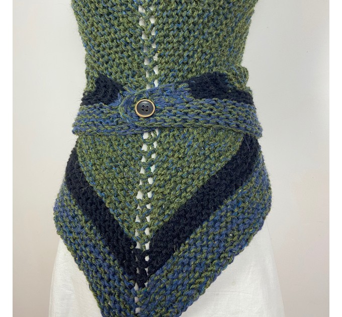 Outlander inspired Сlaire Shawl knit shoulder wrap celtic shawl winter triangle alpaca shawl green wool sontag Outlander Carolina shawl