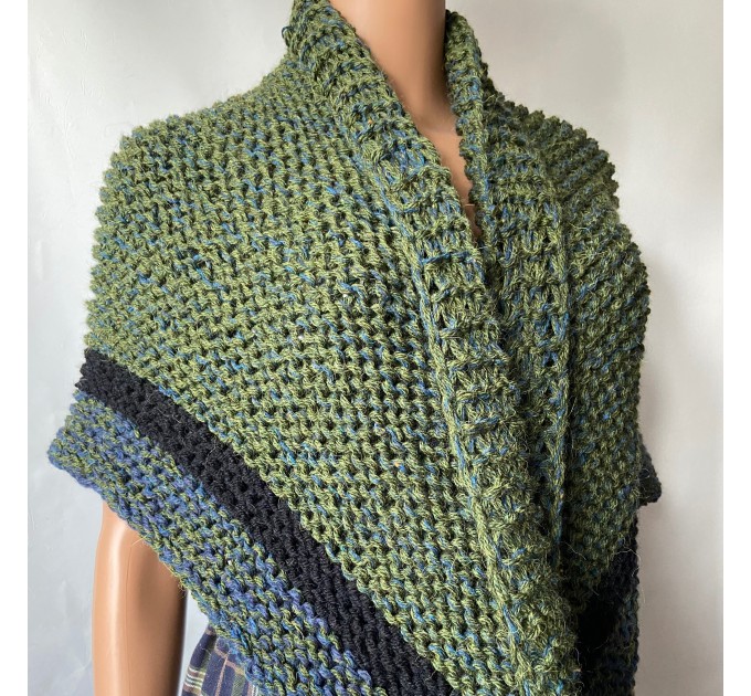 Outlander inspired Сlaire Shawl knit shoulder wrap celtic shawl winter triangle alpaca shawl green wool sontag Outlander Carolina shawl