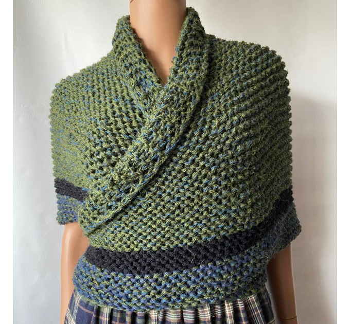 Outlander inspired Сlaire Shawl knit shoulder wrap celtic shawl winter triangle alpaca shawl green wool sontag Outlander Carolina shawl